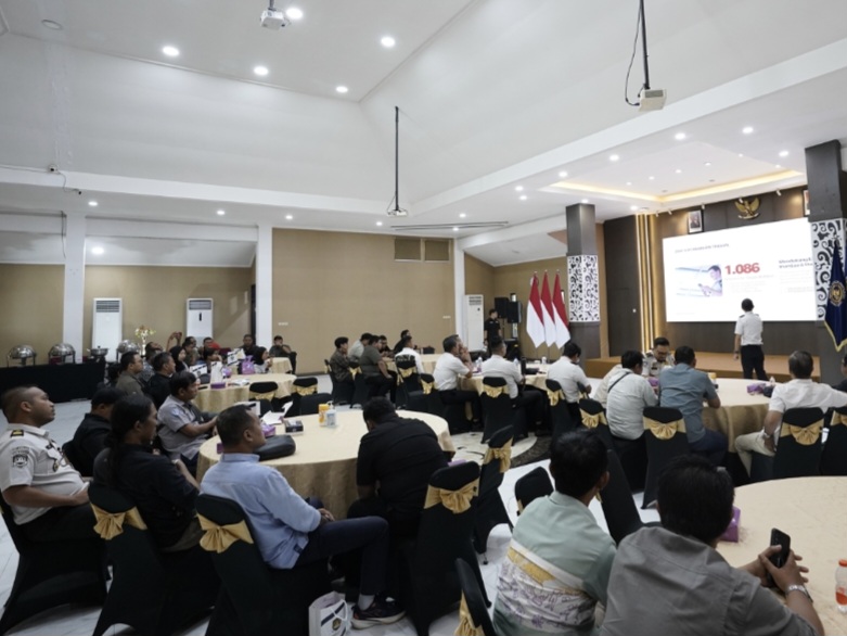 Suasana media gathering yang diikuti oleh sekitar 50 media cetak, tv, dan online di Aula Kantor Imigrasi Kelas I Khusus TPI Surabaya.