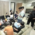 Petugas imigrasi menggelar operasi senyap di Puri Anjasmoro, Semarang Barat, membuahkan hasil dengan mengamankan 4 WNA Tiongkok yang diduga terlibat aktivitas mencurigakan.