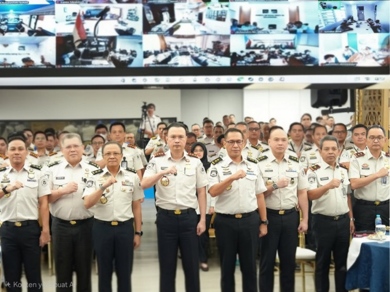 Direktur Jenderal Imigrasi, Hendarsam Marantoko, memimpin jajaran mengikuti kegiatan pemantapan internal imigrasi se-Indonesia.