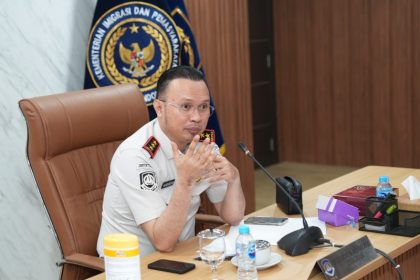 Direktur Jenderal Imigrasi, Hendarsam Marantoko,