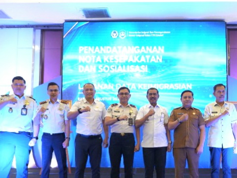 Perkuat sinergi lintas instansi, Kantor Imigrasi Kelas I TPI Kendari resmi menjalin kerja sama dengan DPMPTSP dan Mal Pelayanan Publik Kabupaten Konawe, Kolaka Utara, serta Bombana dalam penandatanganan Nota Kesepakatan di Claro Hotel Kendari, Rabu (5/8/2026).