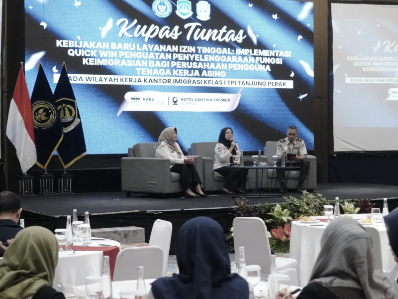 Kegiatan sosialisasi izin tinggal yang digelar Kantor Imigrasi Kelas I TPI Tanjung Perak.
