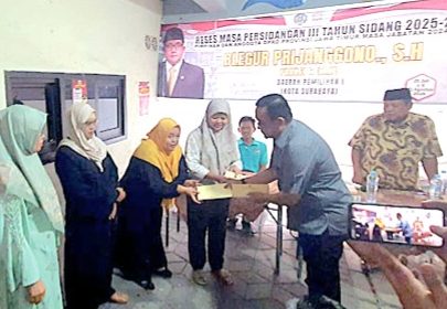 Wakil Ketua DPRD Jatim, Blegur Prijanggono saat menggelar reses Masa Persidangan III Tahun Sidang 2025–2026 di Balai RW II, Rungkut Tengah, Surabaya, Jumat (31/7/2026).