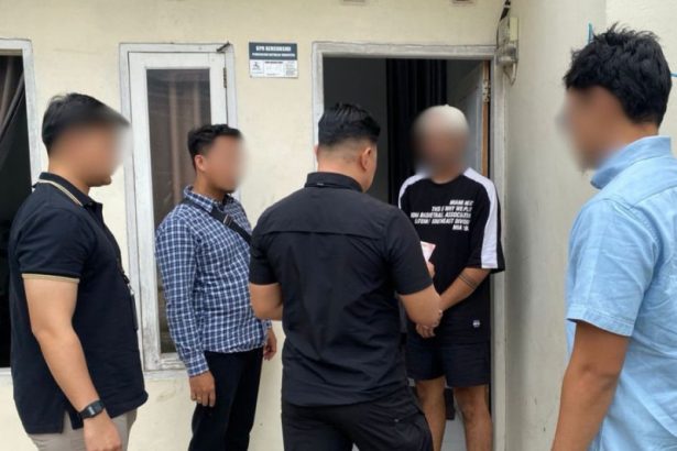 Warga Negara Asing (WNA) asal Palestina berinisial K.I.A.E. diamankan petugas imigrasi di sebuah perumahan di wilayah kerja.