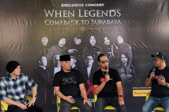 saat konferensi pers di Gedung Suara Surabaya, Kamis, 1 Oktober 2026.