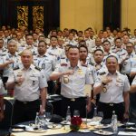 Dirjen Imigrasi Hendarsam Marantoko foto bersama pimti dan jajaran Ka UPT se-Indonesia dalam Rapat Koordinasi Pengawasan dan Penindakan Keimigrasian (Rakor Wasdakim) di Bandung, 13–16 Oktober 2026.