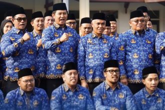 Jajaran BPN Jatim berfoto bersama usai kegiatan upacara di Kantor Wilayah BPN Jatim.