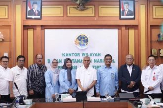 Kepala Kanwil BPN Jatim Muhammad Naim saat menerima kunjungan kerja Tim Asisten Deputi Pengaduan Masyarakat Kementerian Sekretariat Negara (Kemensetneg) di Kantor Wilayah BPN Jatim, Surabaya, Rabu, 7 Oktober 2026.