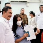 Menteri Imigrasi dan Pemasyarakatan Agus Andrianto hadir di KJRI Hong Kong menyaksikan kegiatan pasporia.