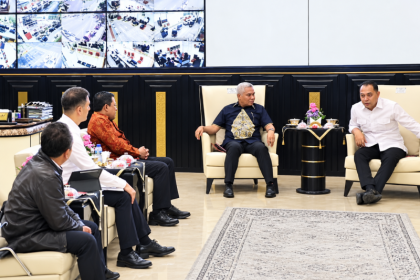 Kakanwil BPN Jatim, Muhammad Naim bersama jajaran hadir dalam rapat koordinasi dengan Wali Kota Surabaya, Eri Cahyadi.