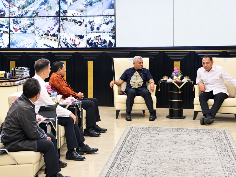 Kakanwil BPN Jatim, Muhammad Naim bersama jajaran hadir dalam rapat koordinasi dengan Wali Kota Surabaya, Eri Cahyadi.